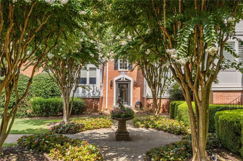 115 Peachtree Memorial Drive NW D1