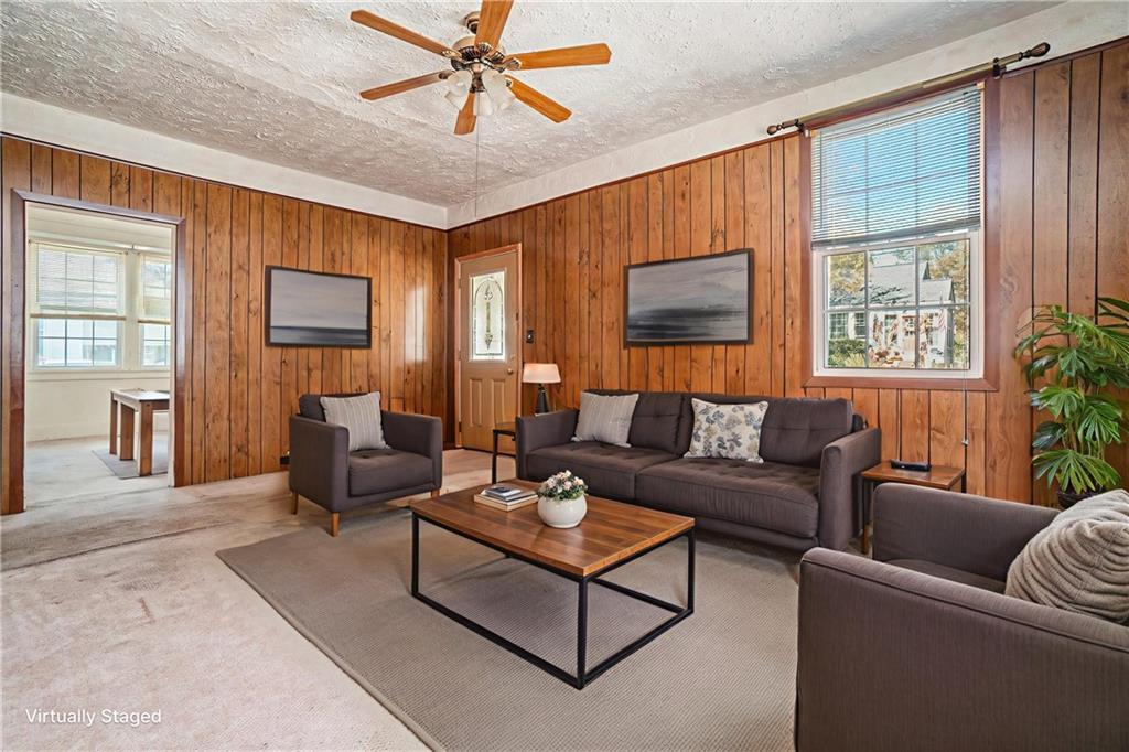 3325 Bloomfield Avenue