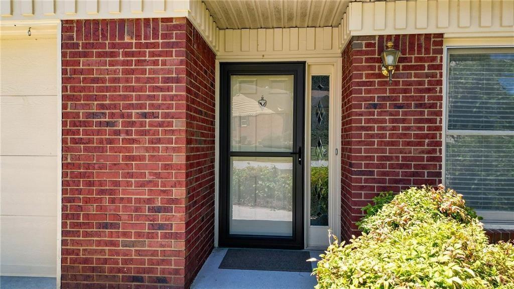 6190 Douglas Manor Court, Douglasville, Georgia image 3