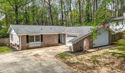 Homes For Sale - 3220 Foxwood Trail<br/> Cobb County, Smyrna, GA 30082