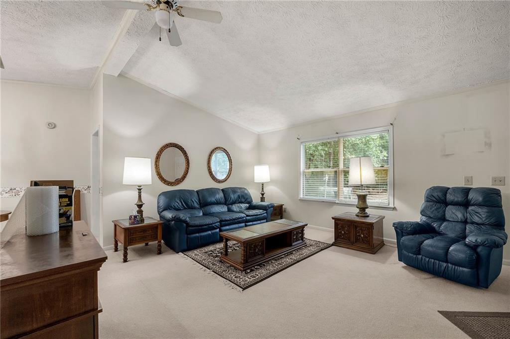 40 Sherwood Loop