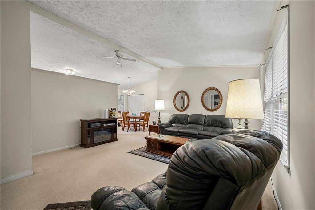 40 Sherwood Loop