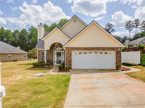 Homes For Sale - 133 Autumn Glen Drive<br/> Carrollton, GA 30117