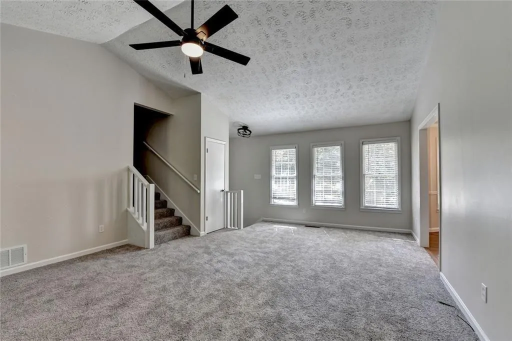 Acworth, Georgia 30102, United States, 3 Bedrooms Bedrooms, ,3 BathroomsBathrooms,Residential,Pending,181644