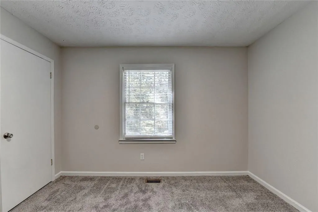 Acworth, Georgia 30102, United States, 3 Bedrooms Bedrooms, ,3 BathroomsBathrooms,Residential,Pending,181644