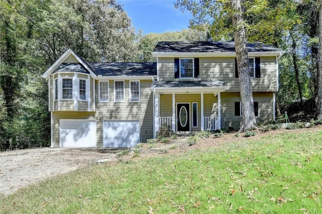 Acworth, Georgia 30102, United States, 3 Bedrooms Bedrooms, ,3 BathroomsBathrooms,Residential,Pending,181644