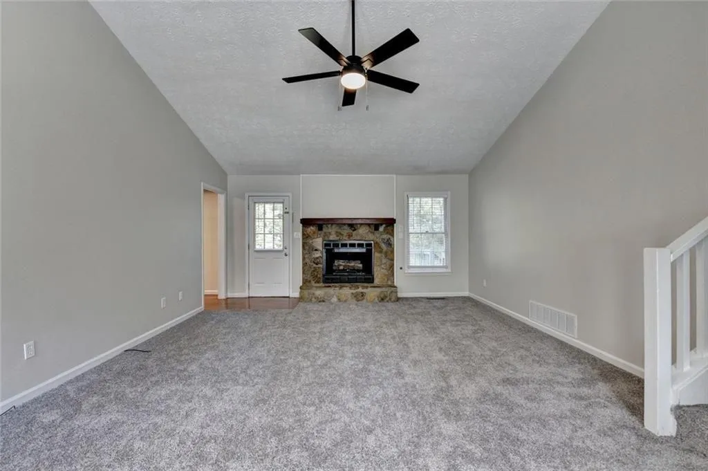 Acworth, Georgia 30102, United States, 3 Bedrooms Bedrooms, ,3 BathroomsBathrooms,Residential,Pending,181644