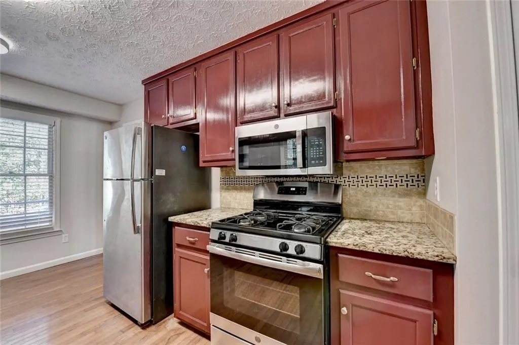 Acworth, Georgia 30102, United States, 3 Bedrooms Bedrooms, ,3 BathroomsBathrooms,Residential,Pending,181644