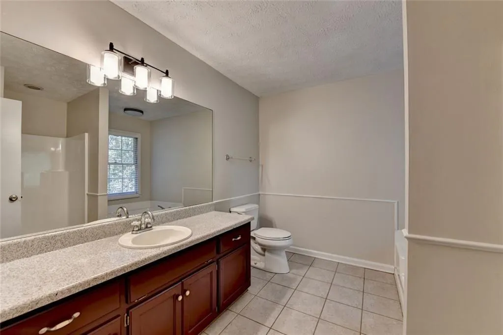 Acworth, Georgia 30102, United States, 3 Bedrooms Bedrooms, ,3 BathroomsBathrooms,Residential,Pending,181644