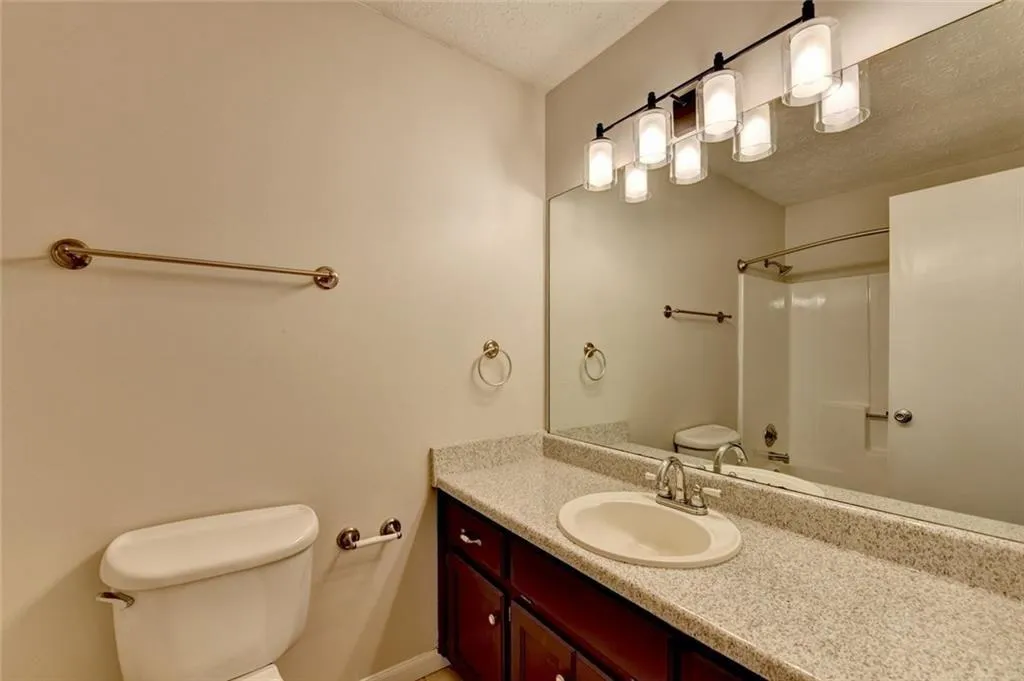 Acworth, Georgia 30102, United States, 3 Bedrooms Bedrooms, ,3 BathroomsBathrooms,Residential,Pending,181644