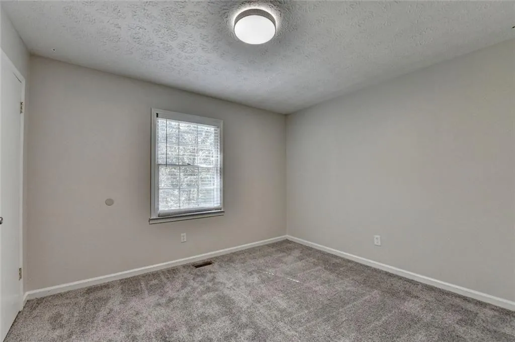 Acworth, Georgia 30102, United States, 3 Bedrooms Bedrooms, ,3 BathroomsBathrooms,Residential,Pending,181644