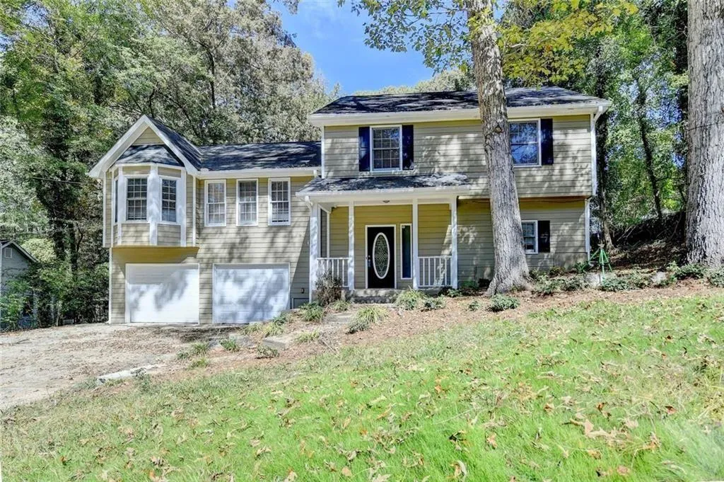 Acworth, Georgia 30102, United States, 3 Bedrooms Bedrooms, ,3 BathroomsBathrooms,Residential,Pending,181644