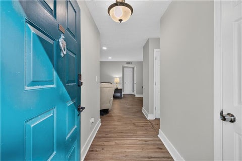 Condo For Sale - 206 Wynnes Ridge Circle<br/> Cobb County, Marietta, GA 30067