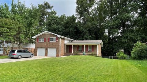 Homes For Sale - 2071 Carthage Road<br/> Tucker, GA 30084