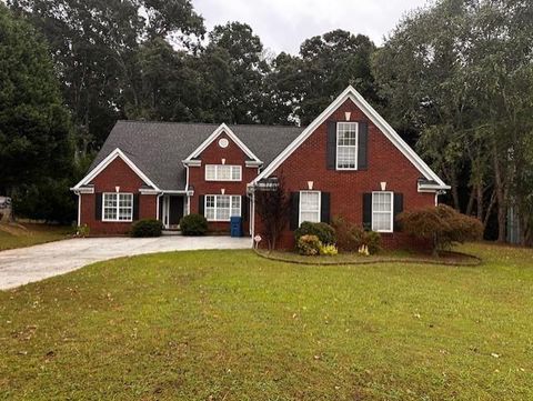 A home in Dacula