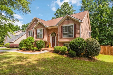 Homes For Sale - 2149 Hunters Branch Court<br/> Lawrenceville, GA 30043