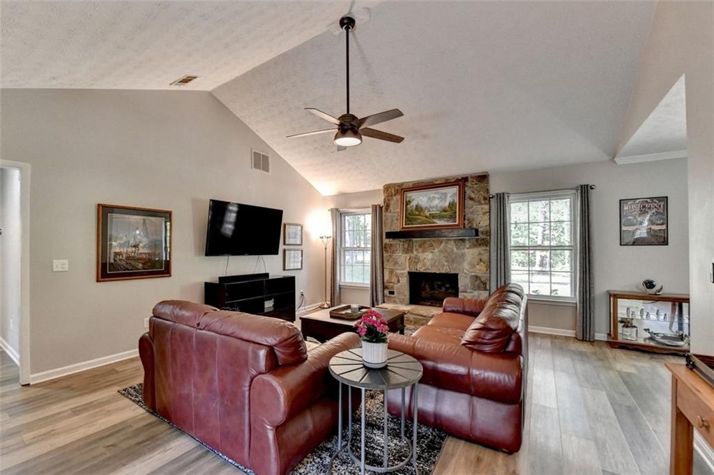 1132 Owen Circle, Sugar Hill, Georgia image 3