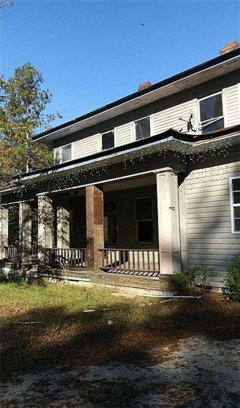 Homes For Sale - 114 E Adams Street<br/> Sparta, GA 31087