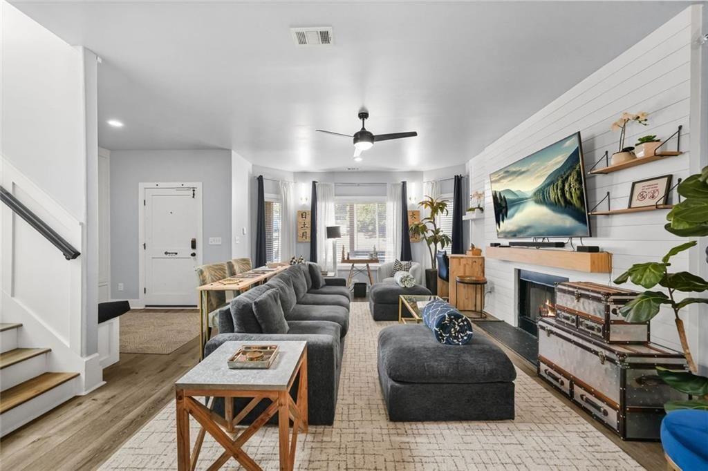 994 Hank Aaron Drive SE