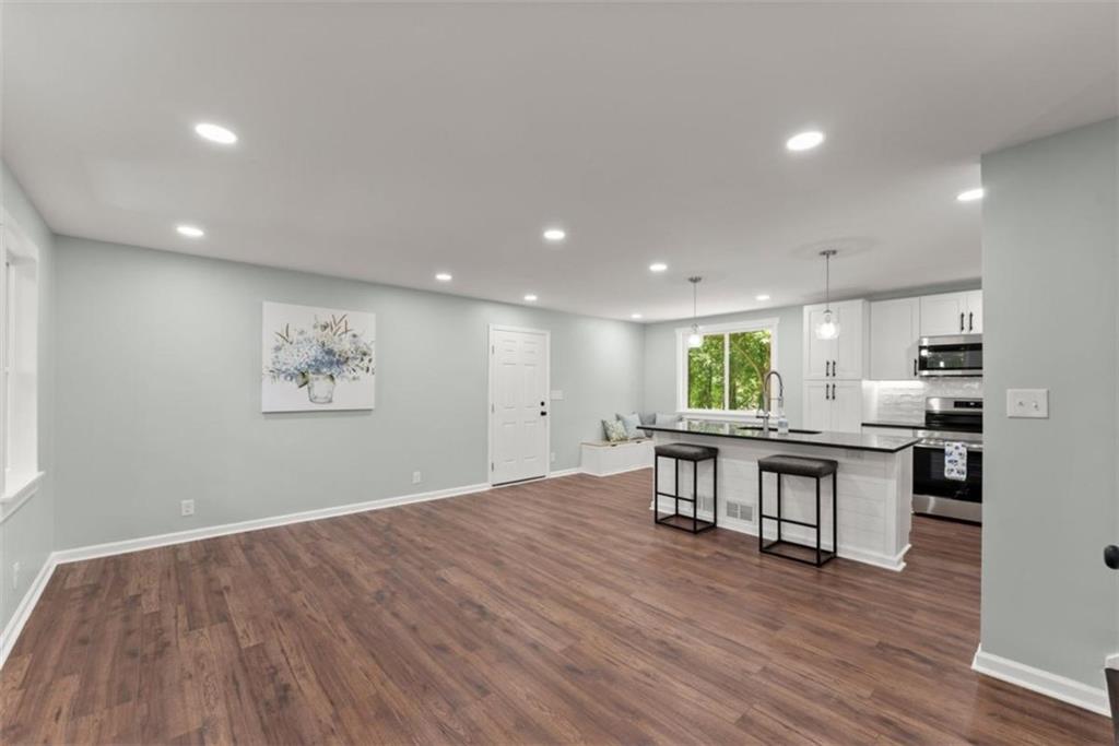 381 Plantation Boulevard