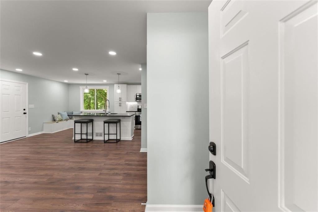 381 Plantation Boulevard