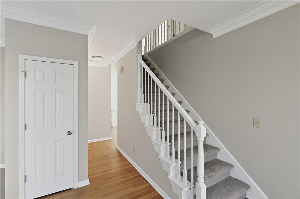 1100 Cool Springs Drive NW