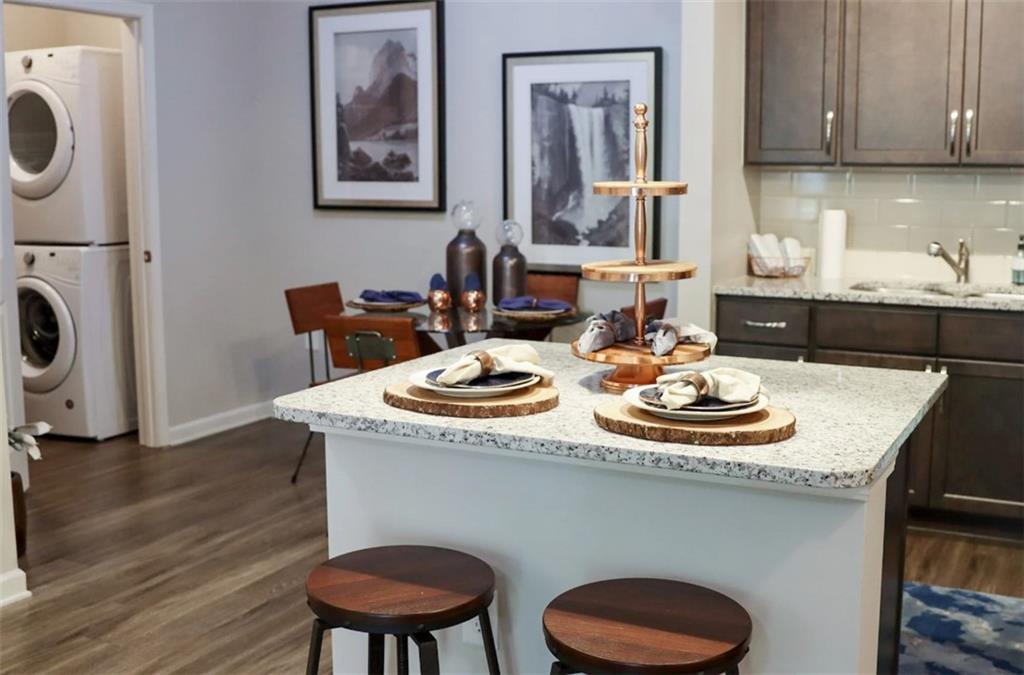 30 Laurel Canyon Village Circle 7204