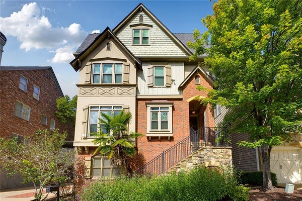 1133 PARK OVERLOOK DR NE, ATLANTA, GA 30324 - Image c32f29db2bfd54ec4dfb576a3d4aaf2e/2575053074
