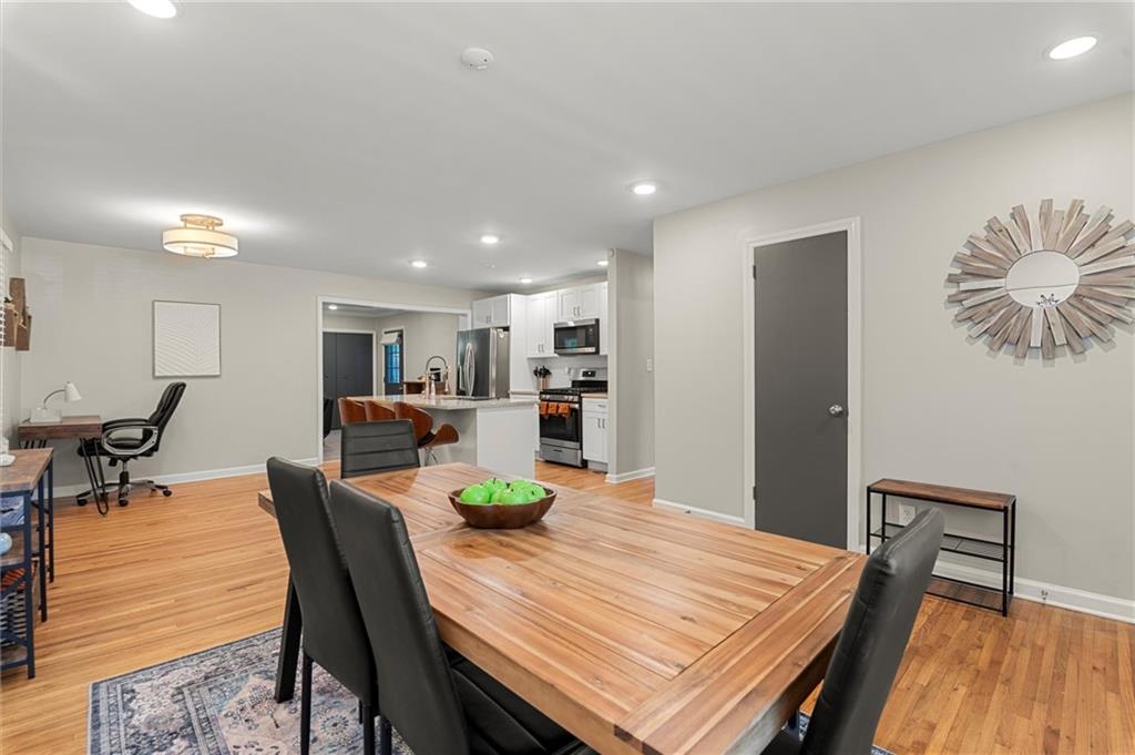 2890 Meadowview Drive SE