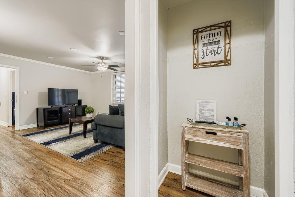 300 Peachtree Street NE 11I