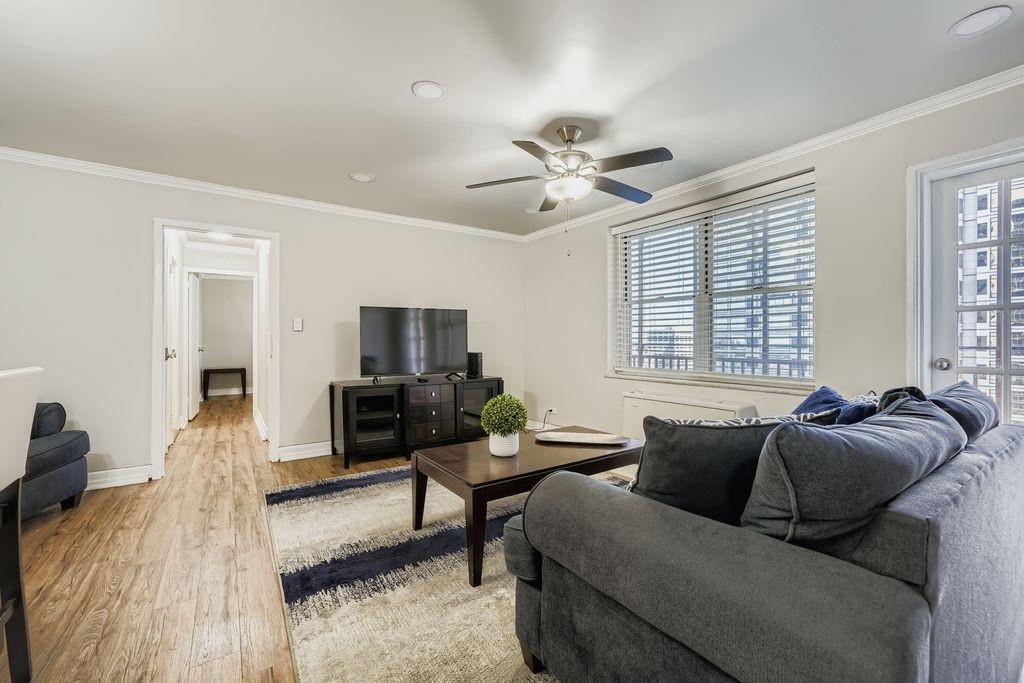 300 Peachtree Street NE 11I