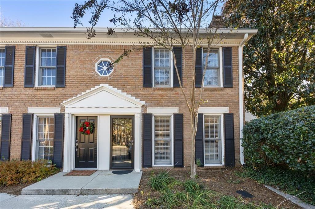 1101 Collier Road NW V6