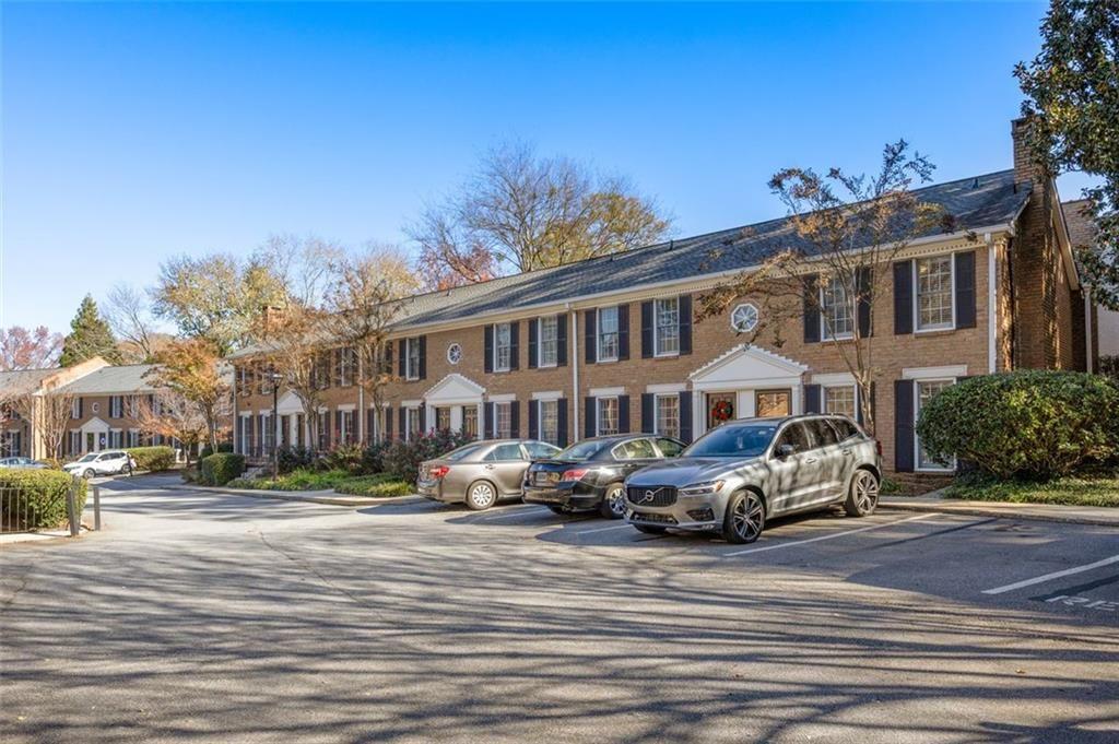 1101 Collier Road NW V6