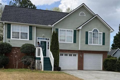 Homes For Sale - 7667 Briar View Court<br/> Riverdale, GA 30296