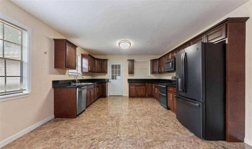 2325 Lago Drive, Jonesboro, Georgia image 7