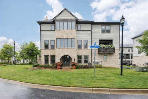 Townhouse For Sale - 3900 Danube Lane<br/> Atlanta, GA 30339