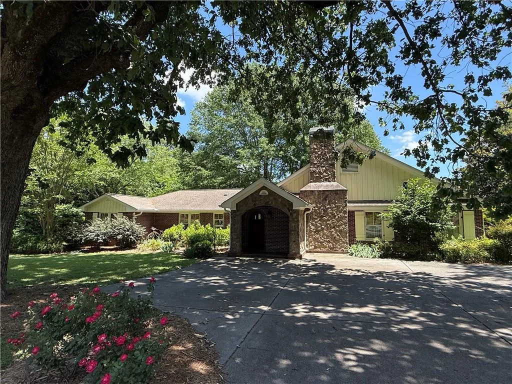 224 Hillcrest Drive