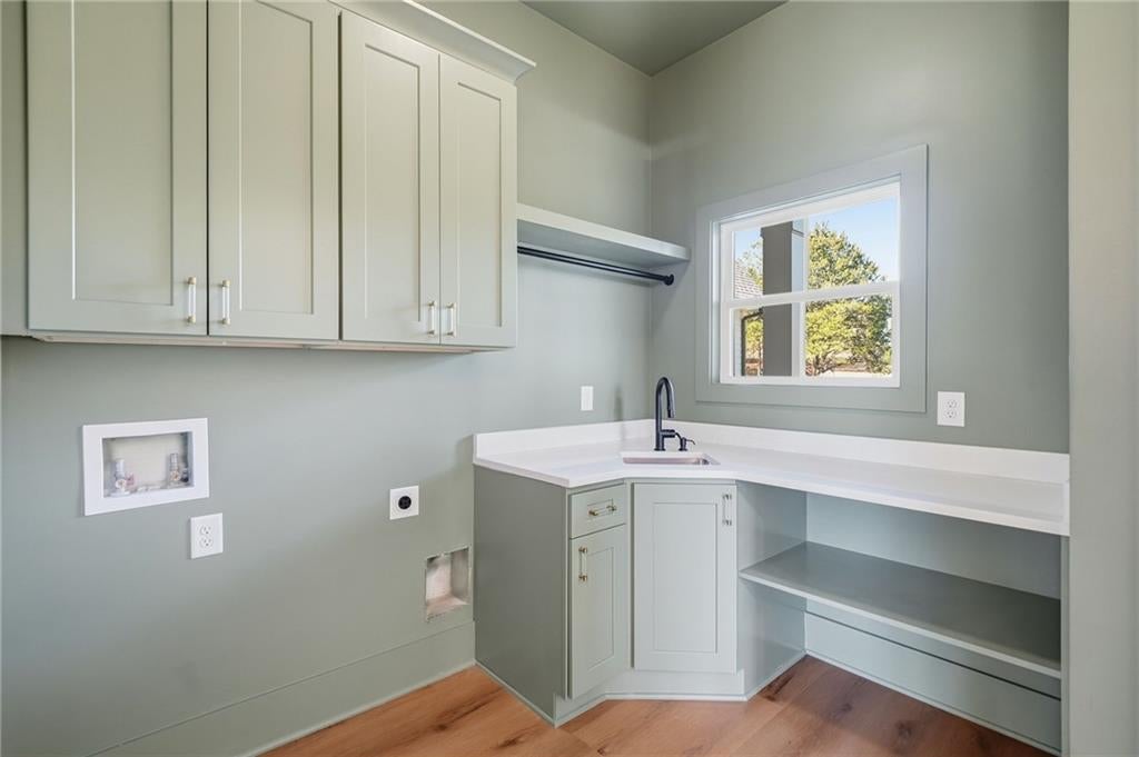 Canton, Georgia, 30115, United States, 5 Bedrooms Bedrooms, ,4 BathroomsBathrooms,Residential,Active,2001340