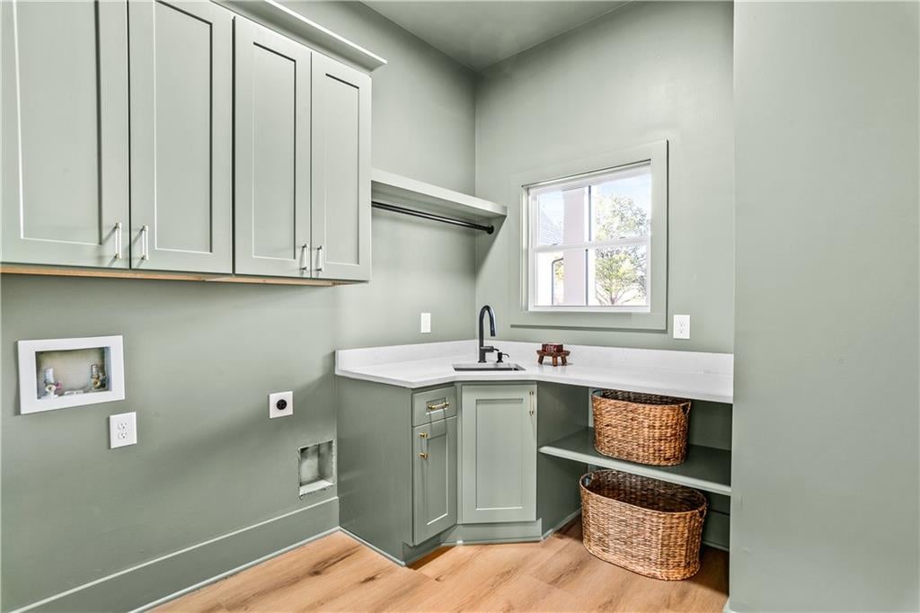 Canton, Georgia, 30115, United States, 5 Bedrooms Bedrooms, ,4 BathroomsBathrooms,Residential,Active,2001340