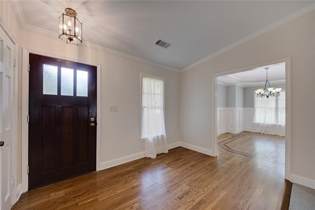 875 Windsor Trail