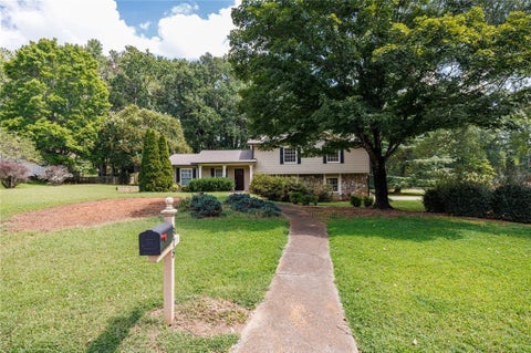 Homes For Sale - 875 Windsor Trail<br/> Roswell, GA 30076