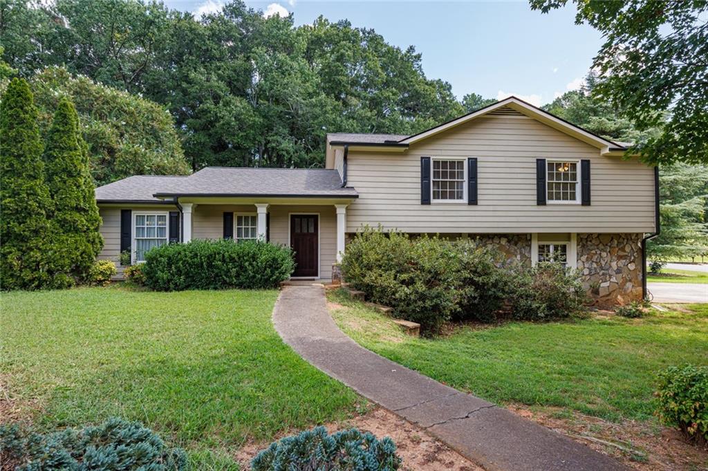 875 Windsor Trail
