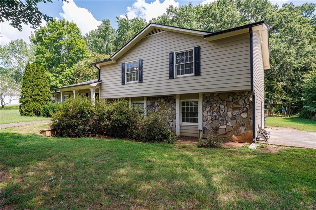 875 Windsor Trail