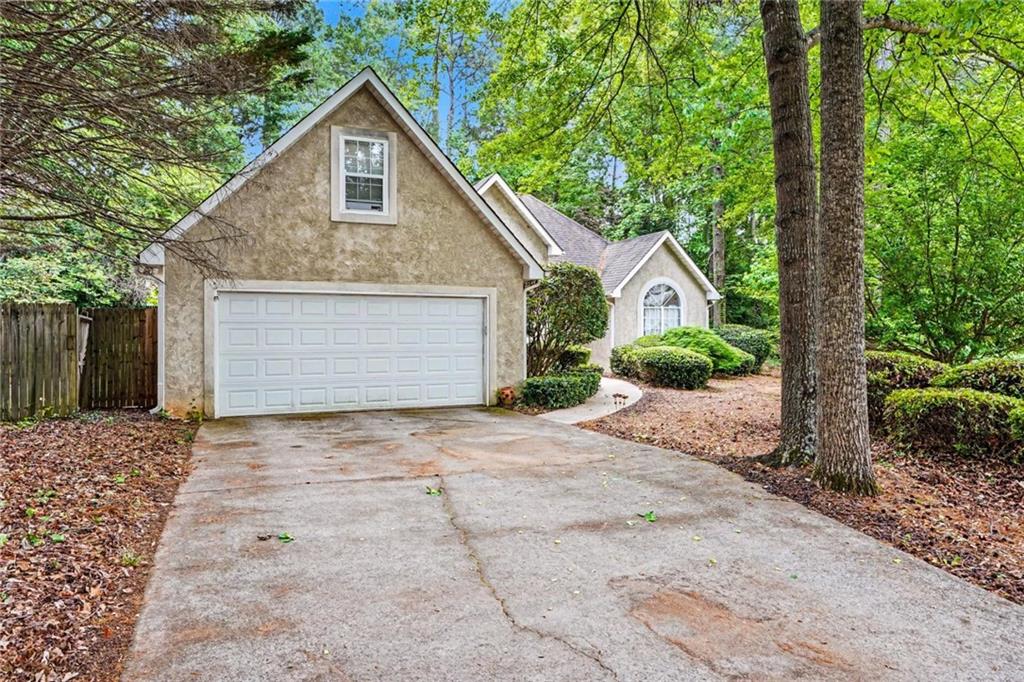 393 Victoria Lane