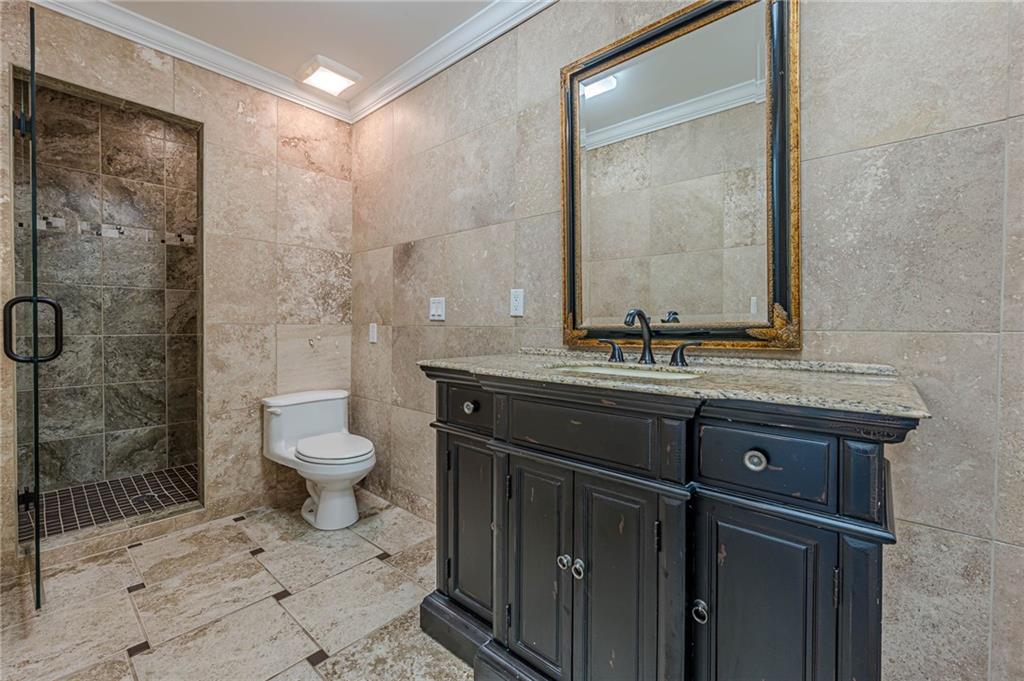 S Cherokee lane - Residential