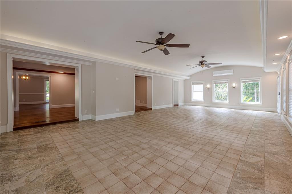 S Cherokee lane - Residential