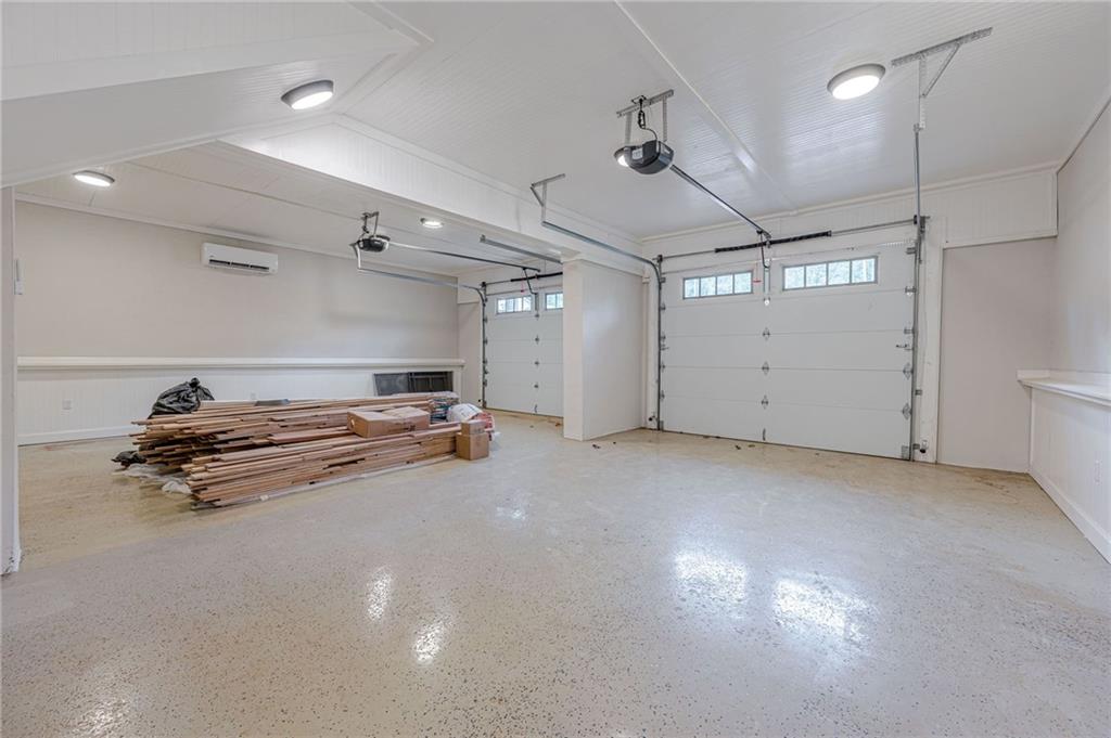 S Cherokee lane - Residential