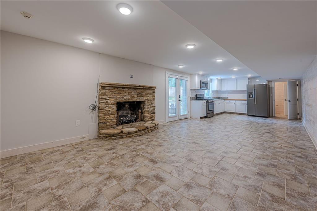 S Cherokee lane - Residential