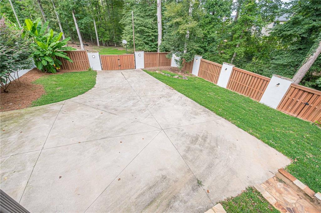 S Cherokee lane - Residential