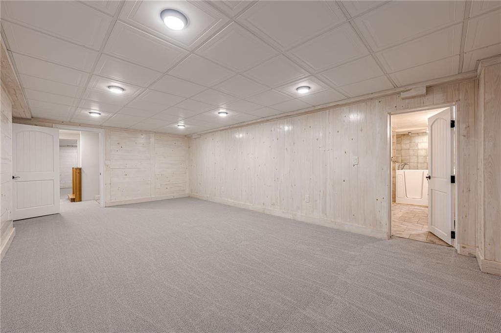 S Cherokee lane - Residential